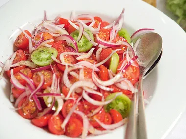 Tomato and mint salad