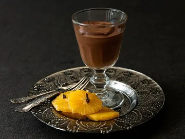 Chocolate mousse with orange liqueur and cinnamon oranges