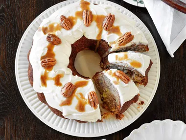 Caribbean cake with maple cream cheese icing