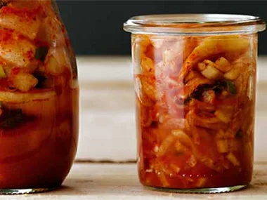 Kkakdugi (daikon kimchi)