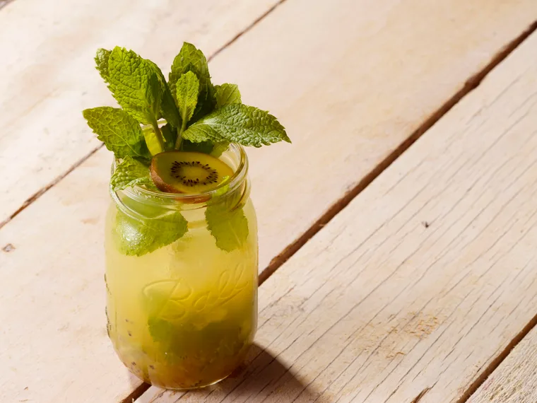 Kiwifruit and feijoa cocktail