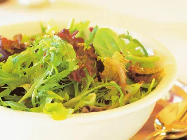 Mesclun salad with tarragon dressing
