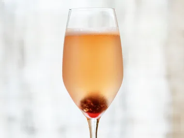 French 75 champagne cocktail