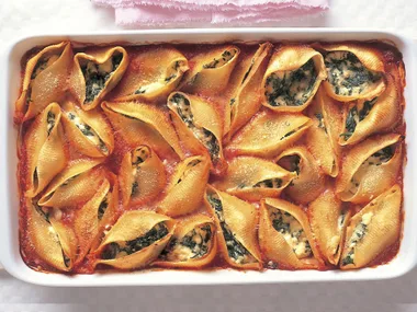 Ricotta and spinach pasta shells