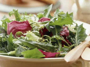 Bitter lettuce salad