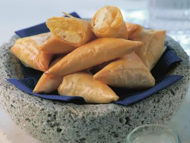 Cheese fillo triangles (Tiropitakia)