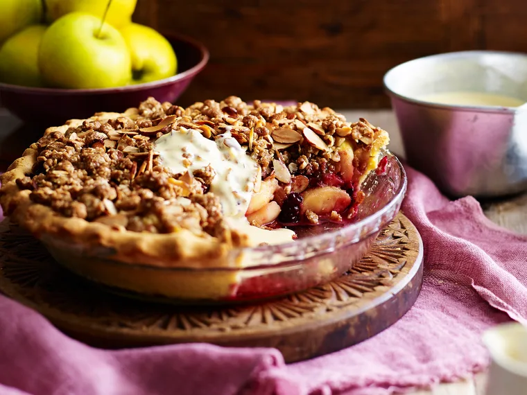 Apple crunch pie with vanilla bean custard