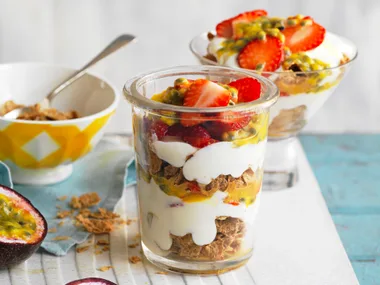 strawberry and passionfruit breakfast trifle