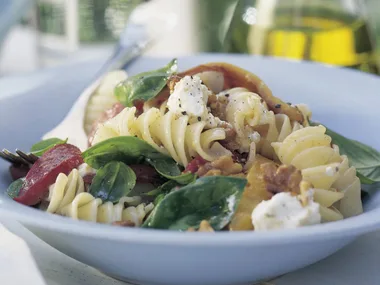 Roasted capsicum, goat cheese and walnut salad