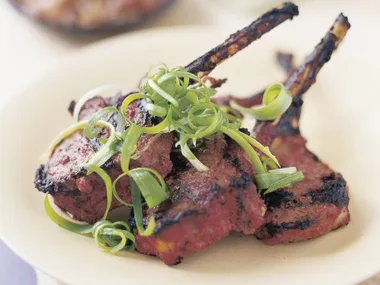 Tandoori lamb cutlets with chutney