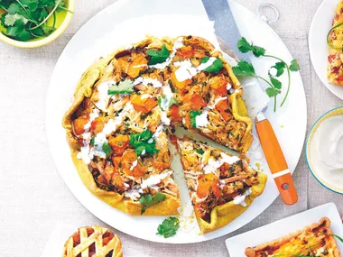 Curried chicken free-form tart