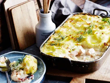 Creamy prawn and fish pie