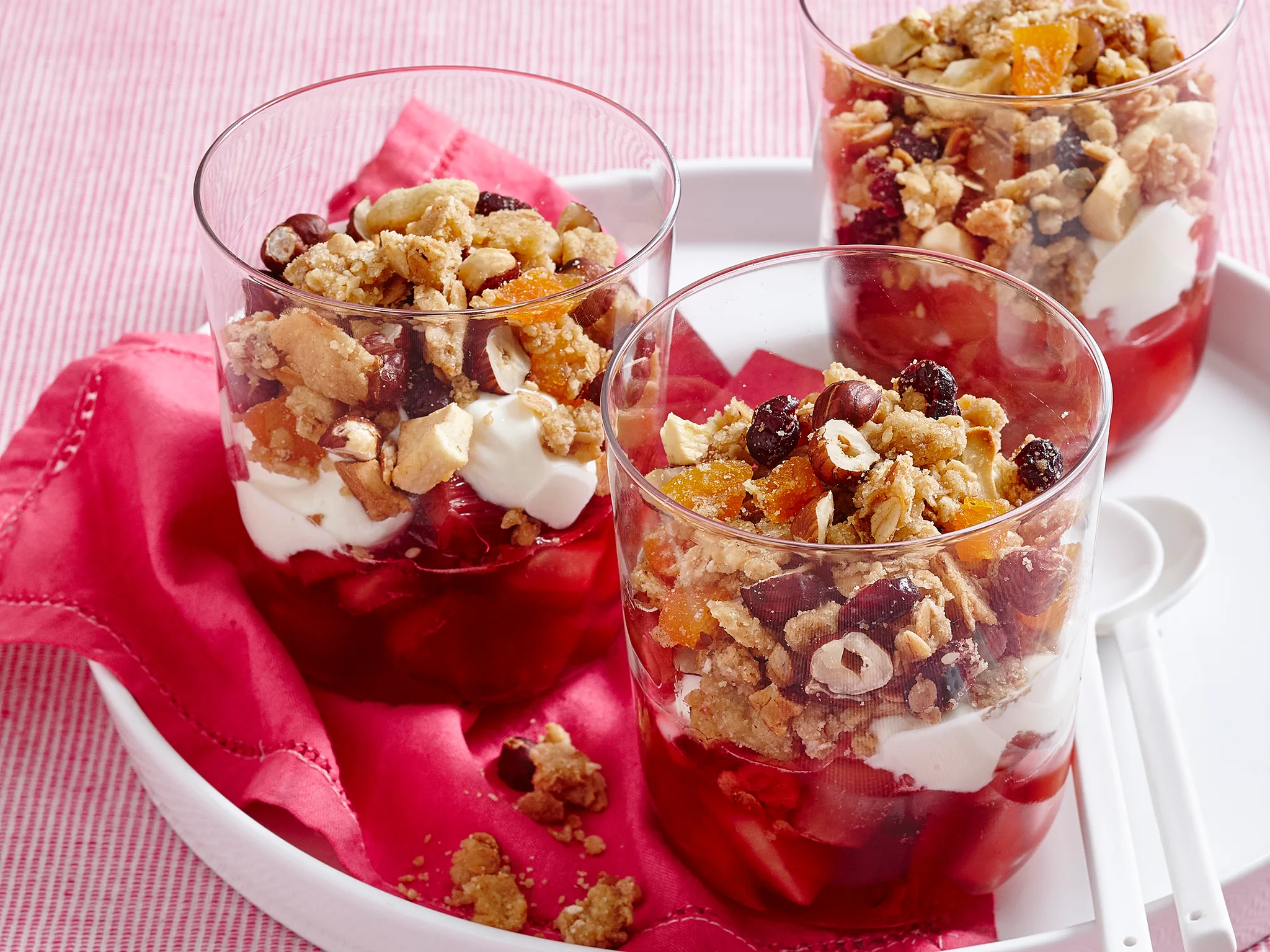 Breakfast rhubarb apple crumbles