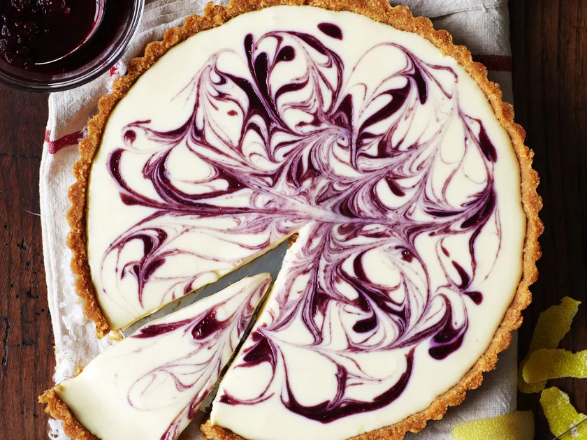 Berry coulis cheese tart