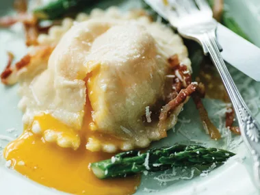 Whole egg raviolo