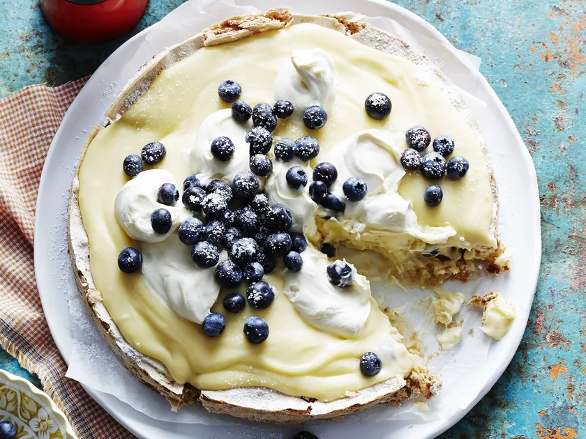 Almond meringue and lemon curd cake
