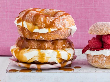 Deep-fried caramel cream doughnuts
