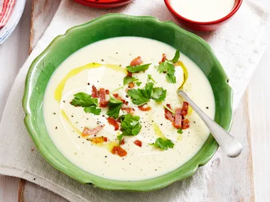 Creamy potato and leek soup