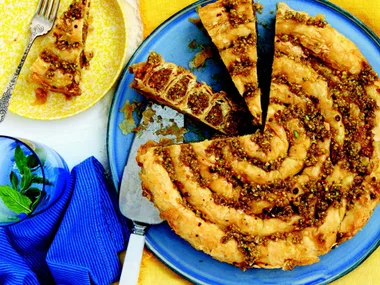 Pistachio baklava snake