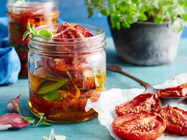 Semi dried tomatoes