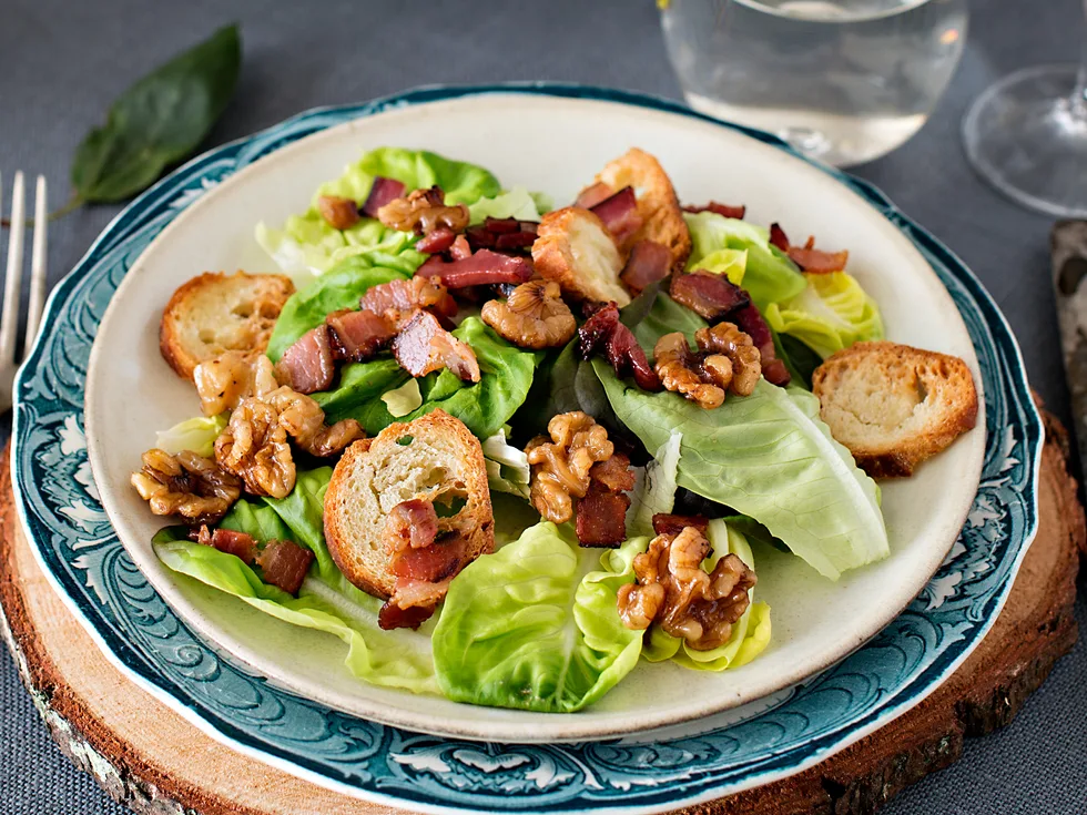 Salade aux noix