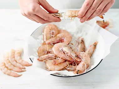 How to butterfly prawns