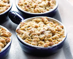 Apple and feijoa crumble