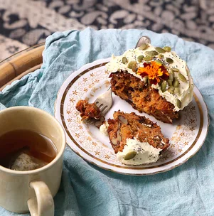 Carrot, orange and ginger cakes with mascarpone