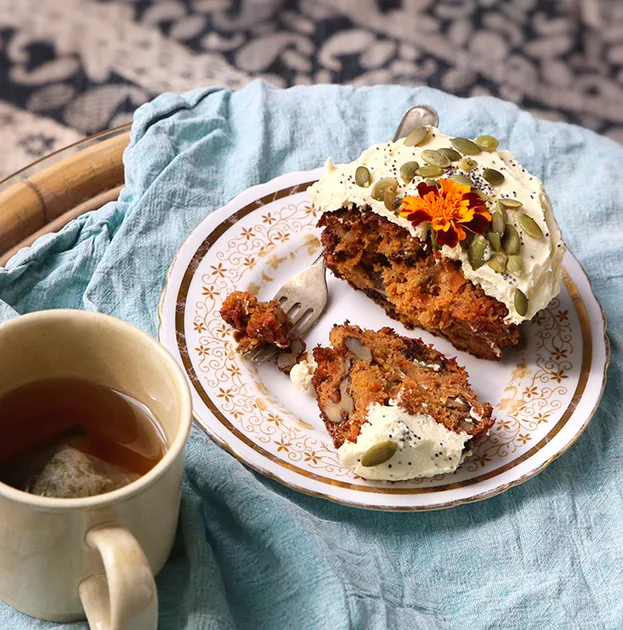 Carrot, orange and ginger cakes with mascarpone
