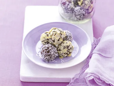 Chia and almond bliss balls