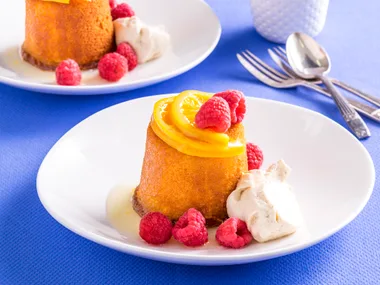 Cardamom and orange flourless cake