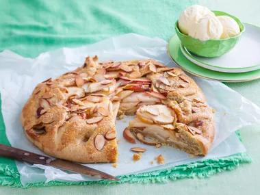Apple and pear crostata