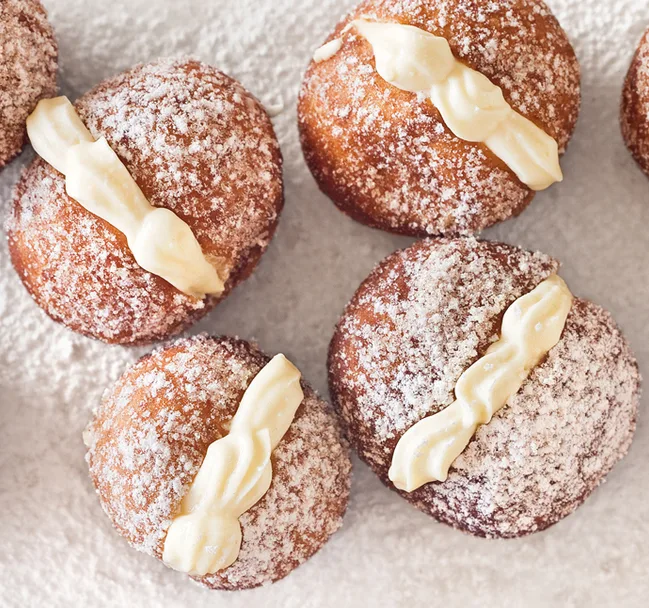 Doughnuts with vanilla custard cream