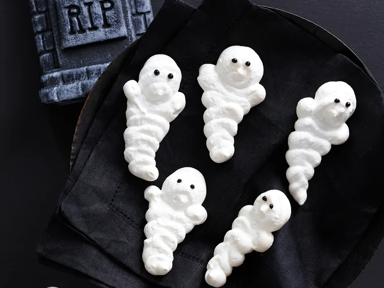 Meringue ghosts