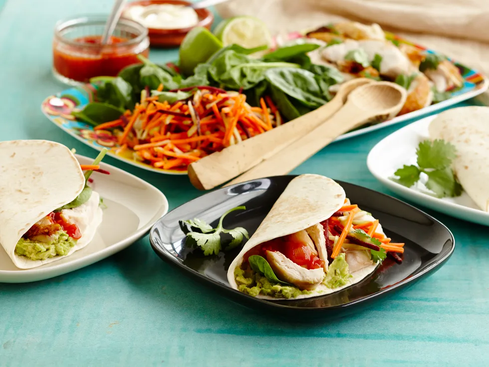 Quick & easy 10 minute soft tacos with barbecue chicken and slaw