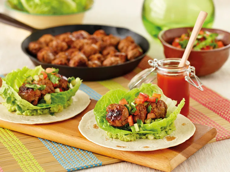 Soft tacos with meatballs