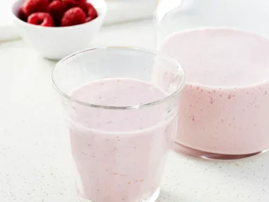 Banana raspberry smoothie