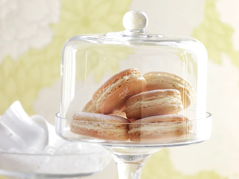 Coconut french macarons