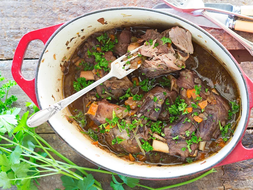 Baked lamb shanks with red wine and rosemary