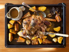 Family roast lamb