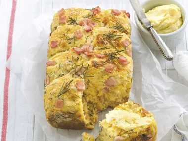 Pumpkin pull-apart with roasted garlic butter