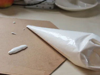 How to make a piping bag