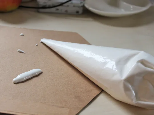 How to make a piping bag