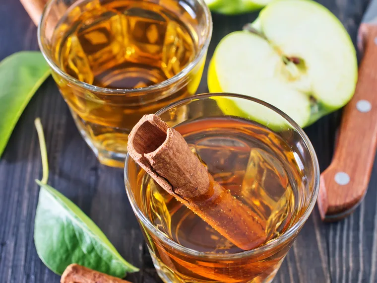 Spiced apple syrup sipper