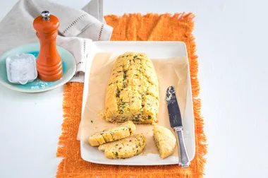 Free-form garlic bread