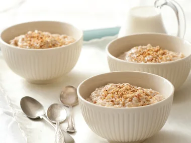 Creamy apple and cinnamon quinoa porridge