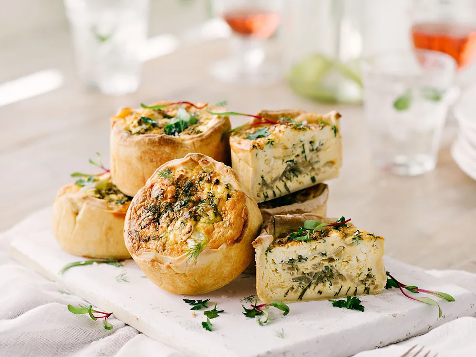 Individual tartes aux herbes