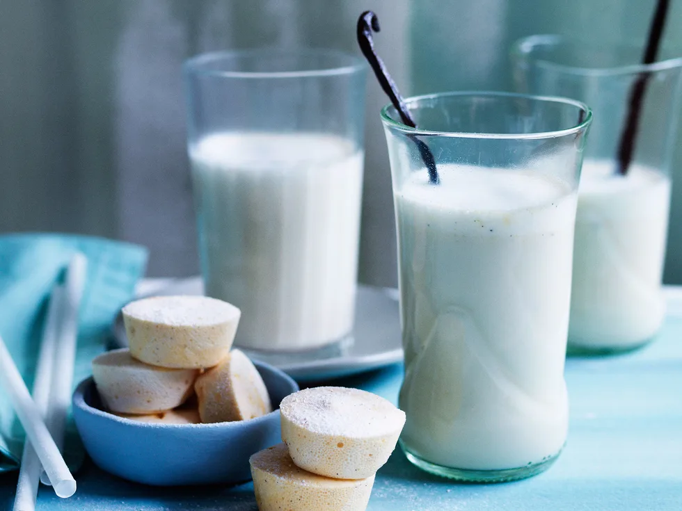 Vanilla milk with salted caramel marshmallows