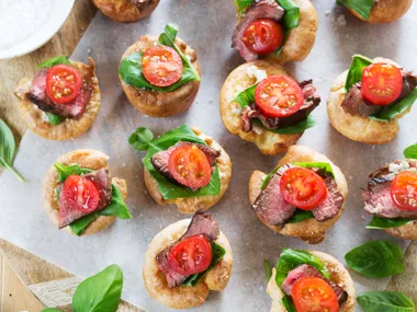 Mini Yorkshire puddings with beef, basil and tomato recipe