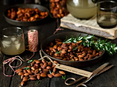 Garlic & herb almonds recipe